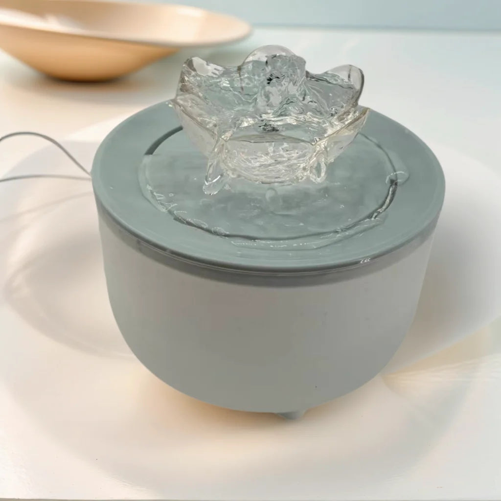 Flower Cat Water Fountain, 1.2 L - Green Lotus Flowers