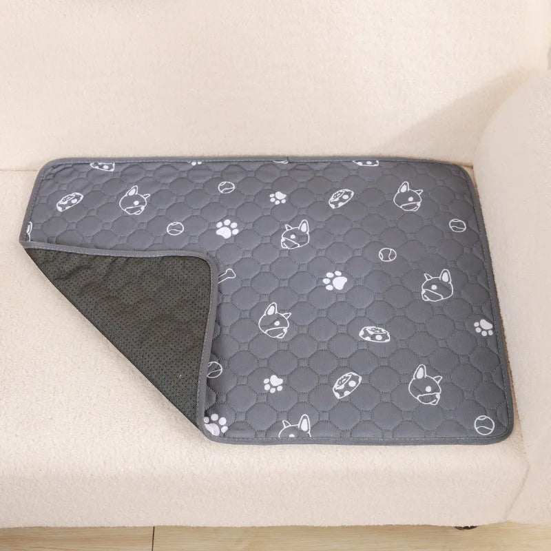 Reusable Washable Pee Pad for Dogs - Grey Bulldog / 100x70 cm