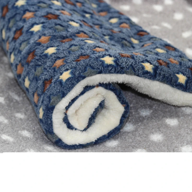 Soft Fleece Pet Blanket Mat - Navy stars / M (47 x 33 cm)